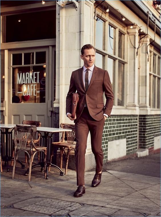 How to dress like Tom Hiddleston - Brown Suit