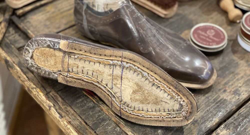 Hand-welted pair of shoes