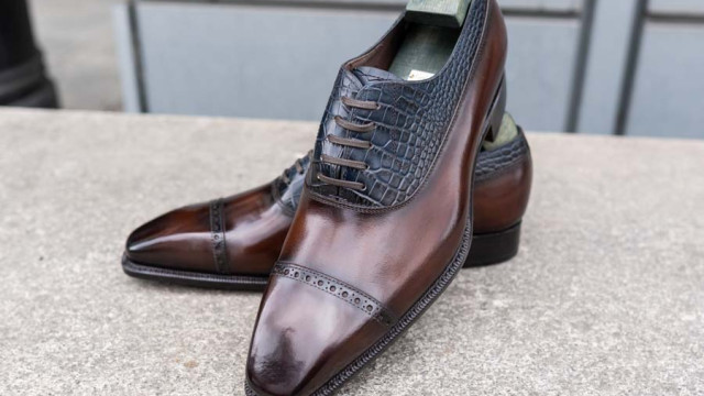 The Carlos Santos Handgrade Oxfords in Croc/Guimaraes The Carlos Santos Handgrade Oxfords in Croc/Guimaraes